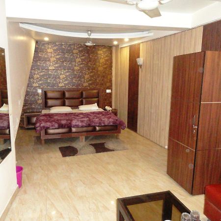 Oyo 12976 Hotel New Fiza Dzsammu Kültér fotó