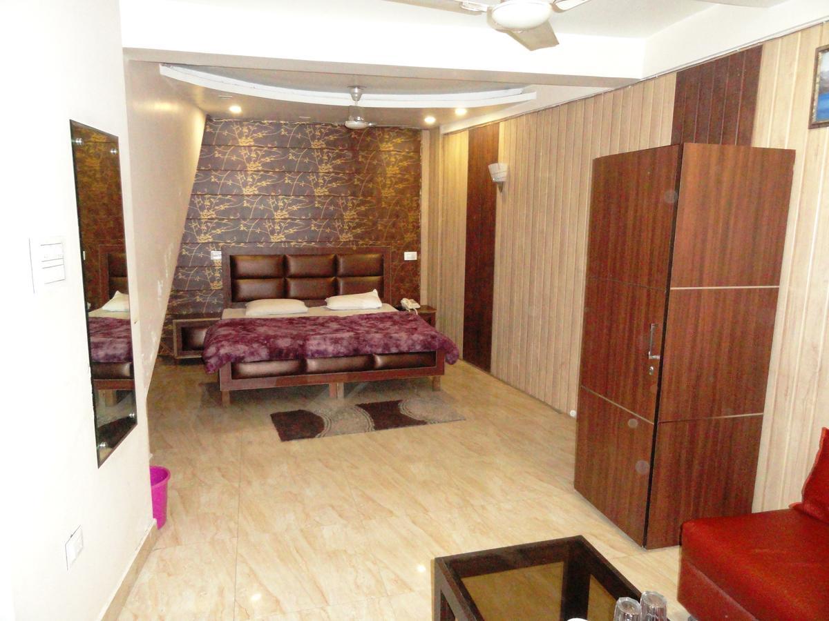 Oyo 12976 Hotel New Fiza Dzsammu Kültér fotó