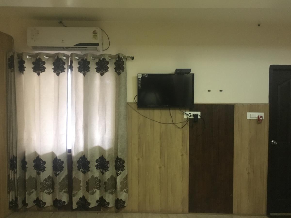 Oyo 12976 Hotel New Fiza Dzsammu Kültér fotó