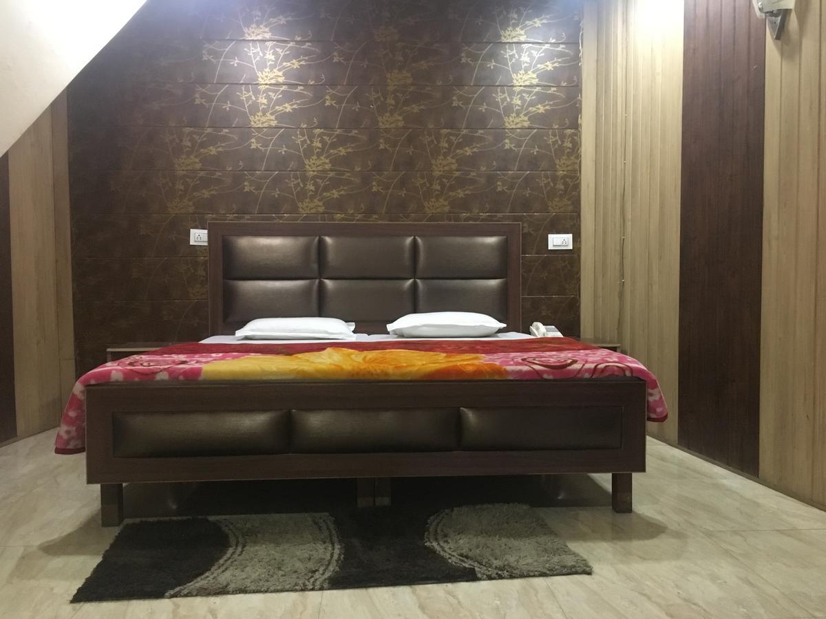 Oyo 12976 Hotel New Fiza Dzsammu Kültér fotó