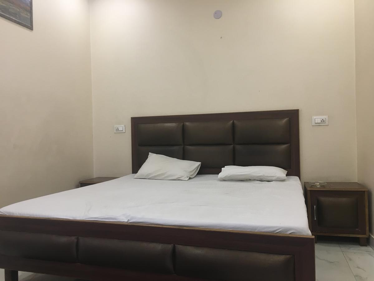 Oyo 12976 Hotel New Fiza Dzsammu Kültér fotó