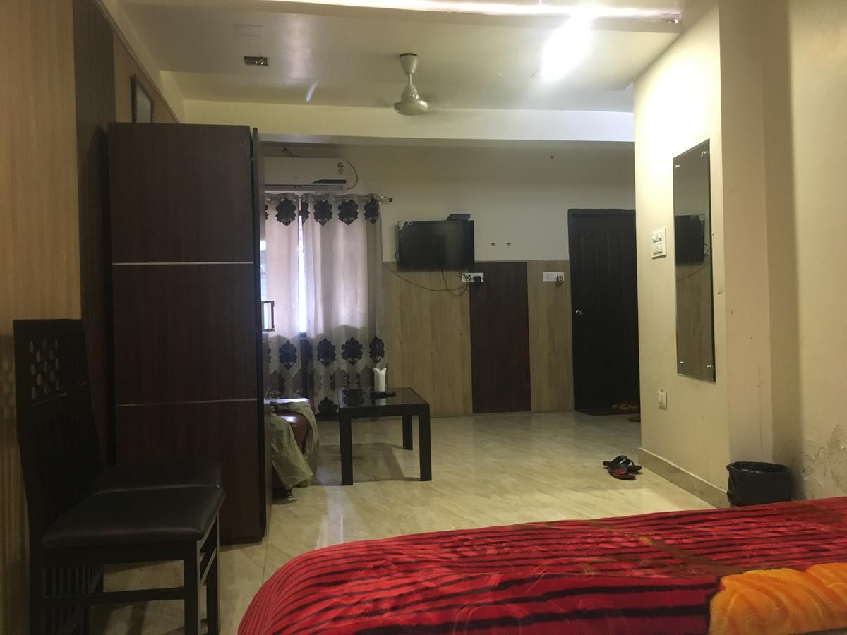 Oyo 12976 Hotel New Fiza Dzsammu Kültér fotó