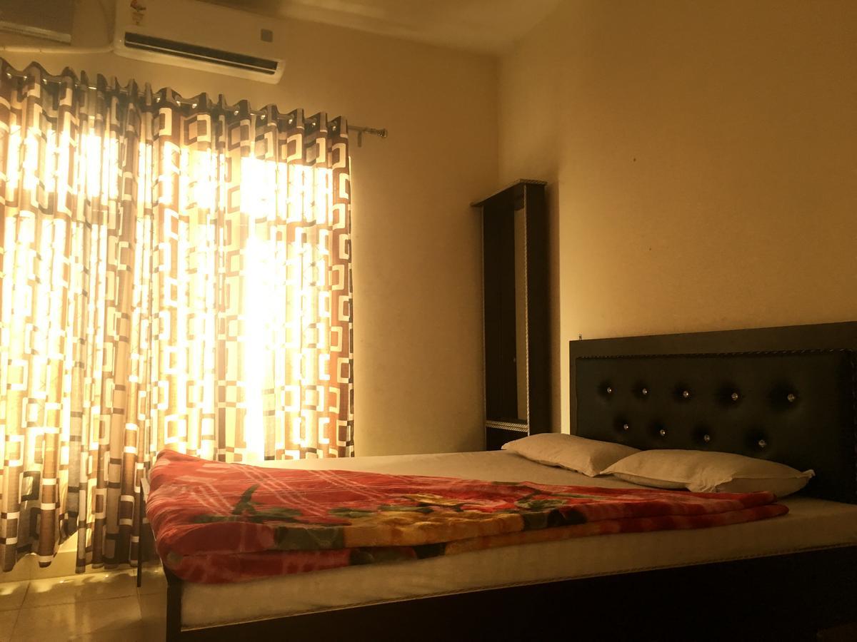 Oyo 12976 Hotel New Fiza Dzsammu Kültér fotó