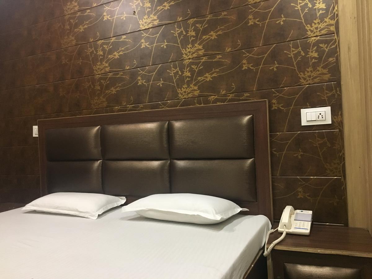 Oyo 12976 Hotel New Fiza Dzsammu Kültér fotó