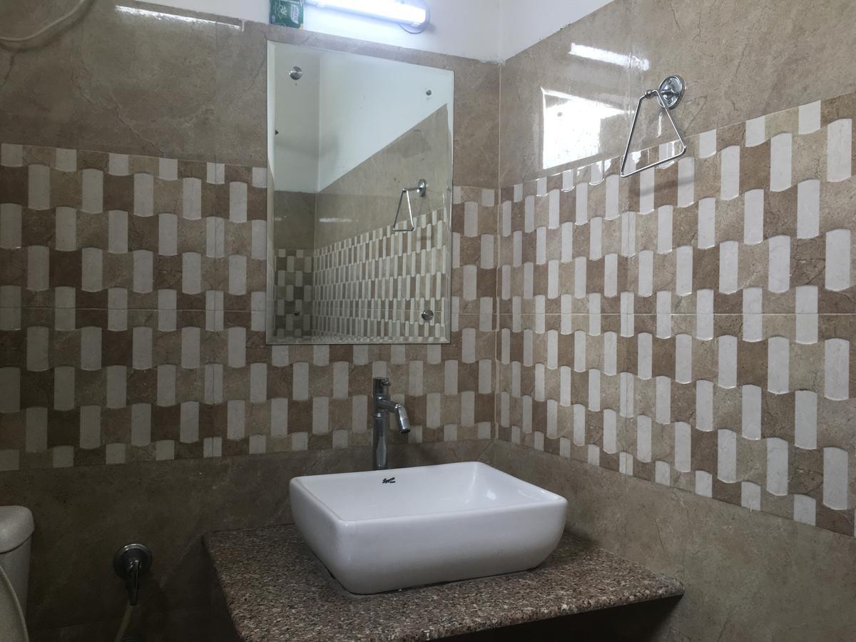 Oyo 12976 Hotel New Fiza Dzsammu Kültér fotó