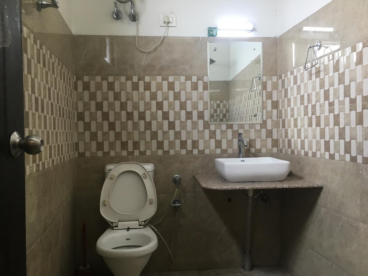 Oyo 12976 Hotel New Fiza Dzsammu Kültér fotó