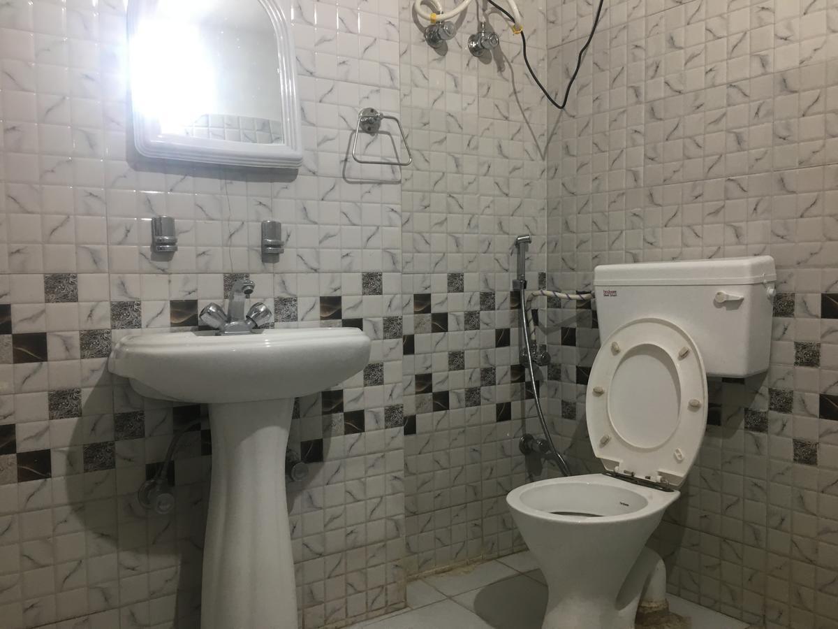 Oyo 12976 Hotel New Fiza Dzsammu Kültér fotó
