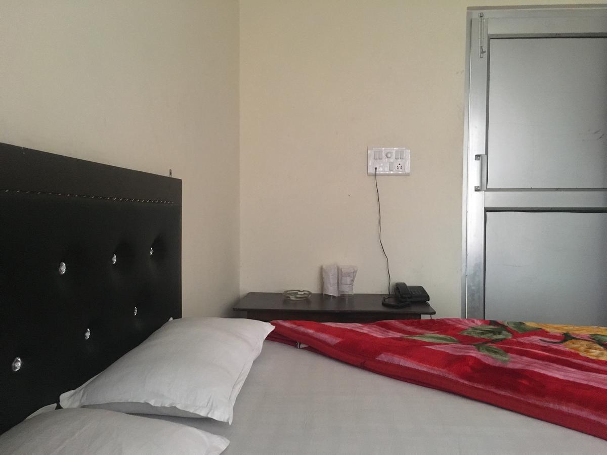 Oyo 12976 Hotel New Fiza Dzsammu Kültér fotó