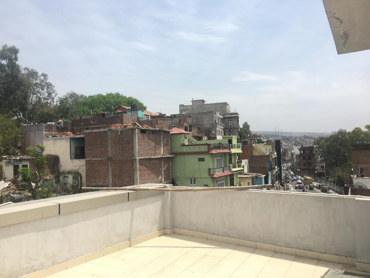 Oyo 12976 Hotel New Fiza Dzsammu Kültér fotó